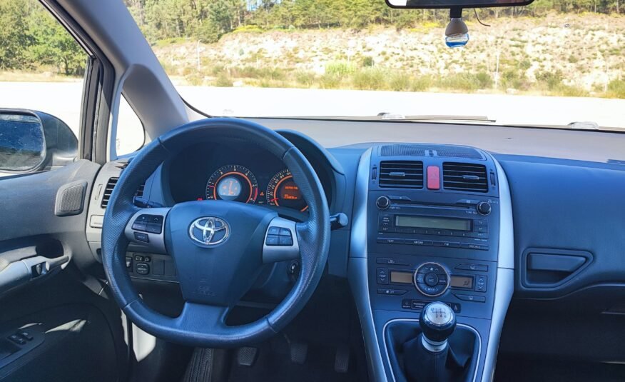 TOYOTA Auris 4d4 1.4