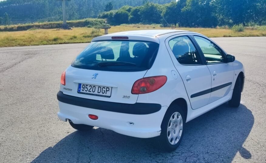 PEUGEOT 206 1.1i