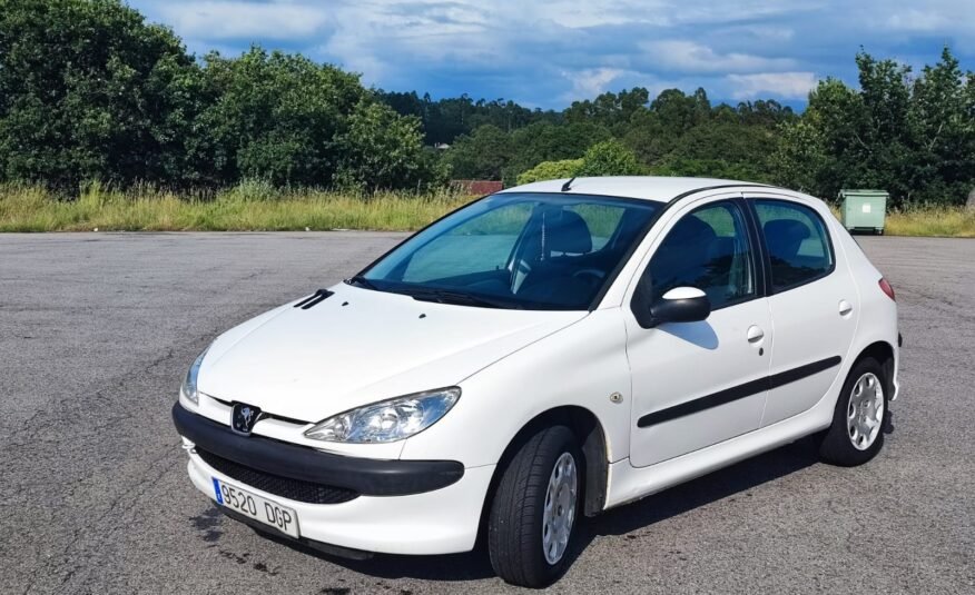 PEUGEOT 206 1.1i