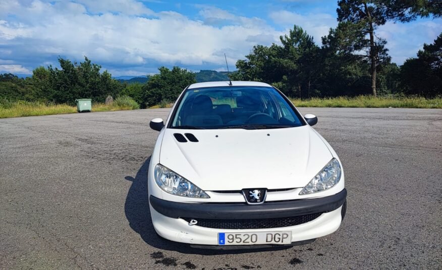 PEUGEOT 206 1.1i