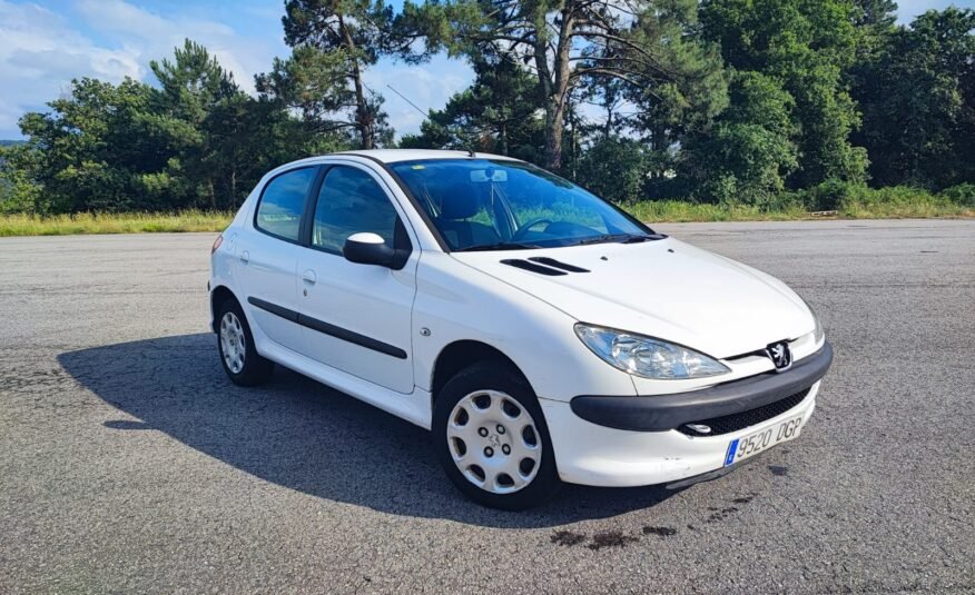 PEUGEOT 206 1.1i